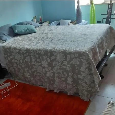 Appartamento Quarto Na Pontinha Em Bom Estado Lisbona